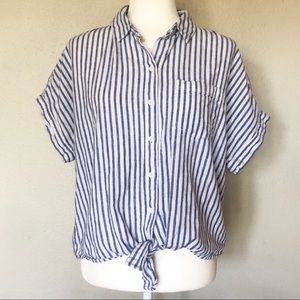 beachlunchlounge: linen blend top